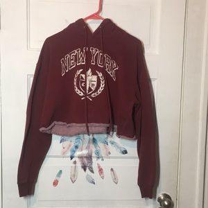 NEW YORK college cropped hoodie in dark red size L